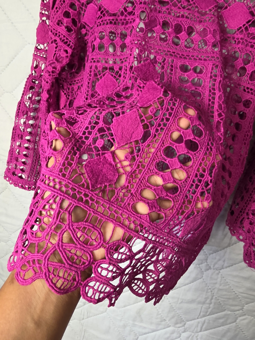 Ellison Women's Fuchsia Crochet Lace Long Sleeve Top Sz M - Picture 5 of 7